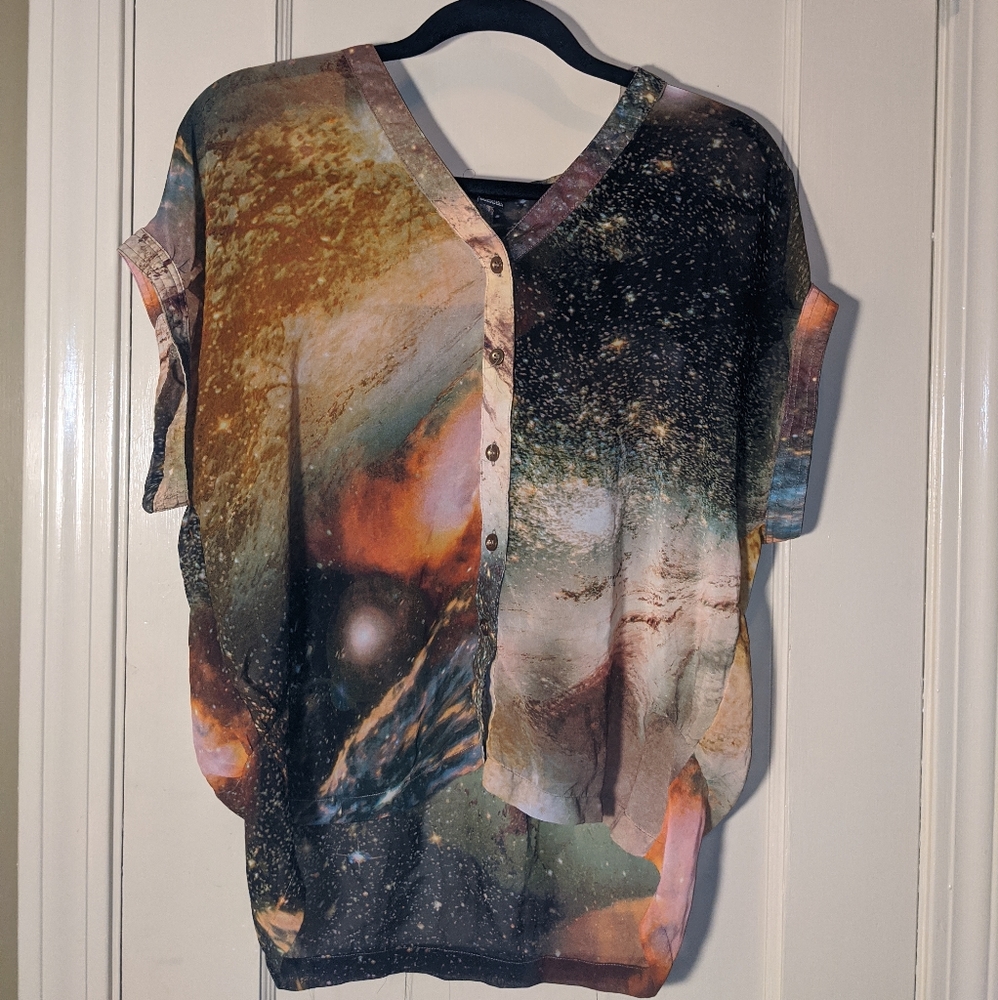 FOREVER 21 galaxy top